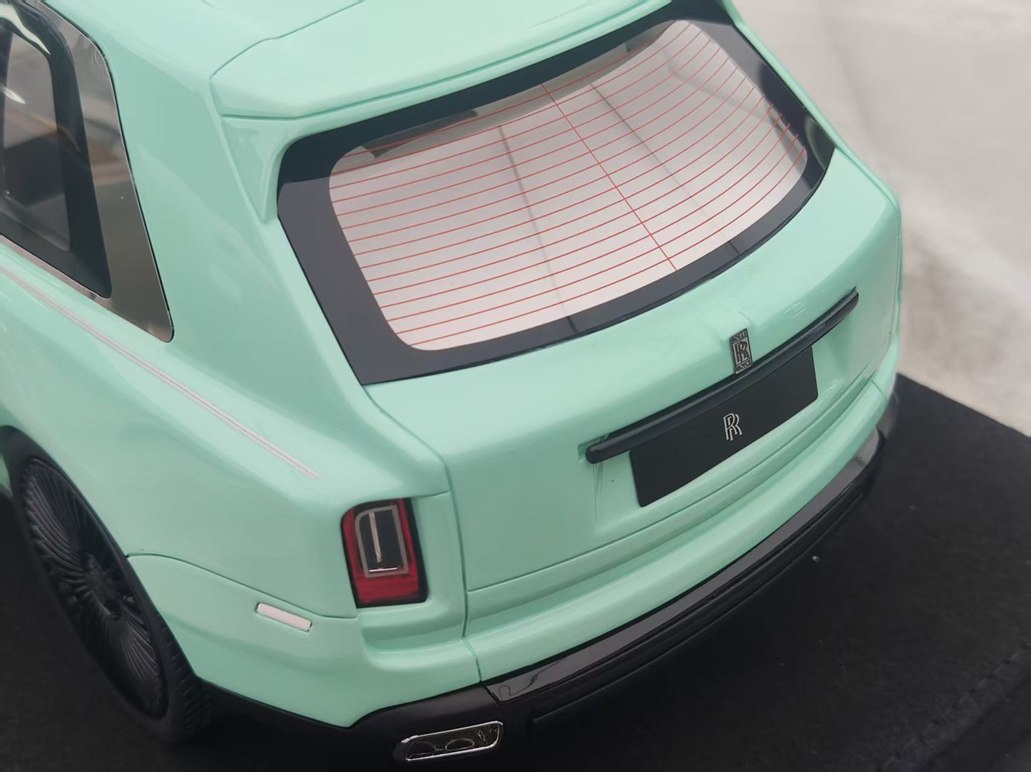 GL 1/18 Rolls-Royce Cullinan Saga Green JS-GL028