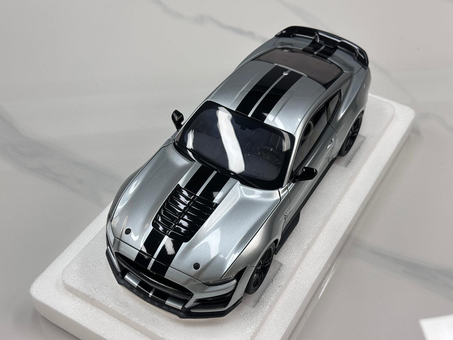 AUTOart 1/18 Ford Mustang Shelby GT500 Silver 73096