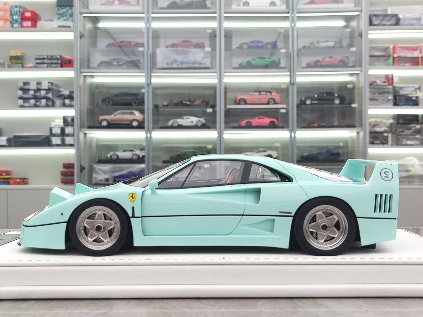 GL 1/18 Ferrari F40 Tiffany Resin Model JS-GL011