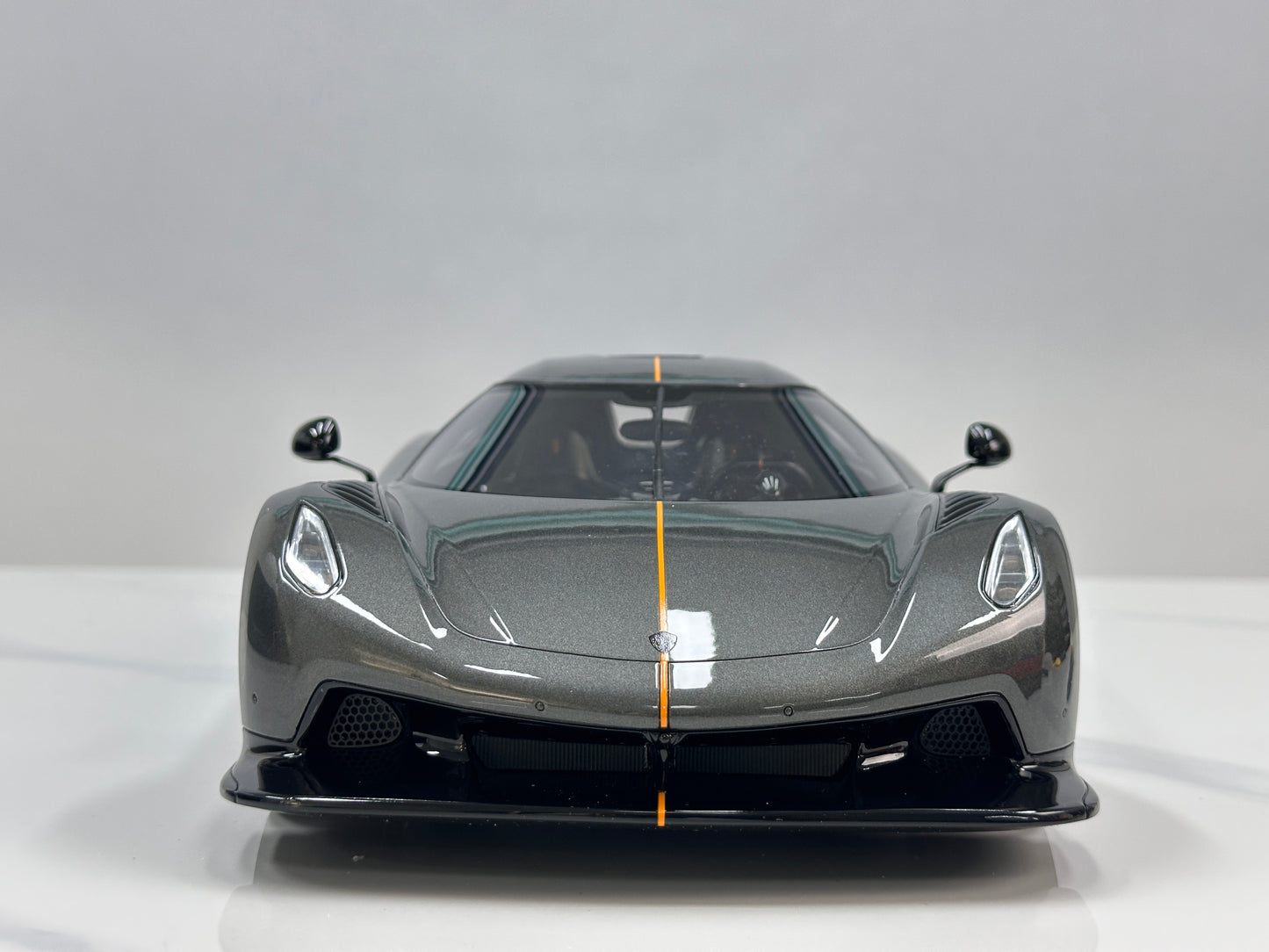 GT Spirit 1/12 Koenigsegg Jesko Absolut 0-400-0 km/h Record – Grey (GT575)