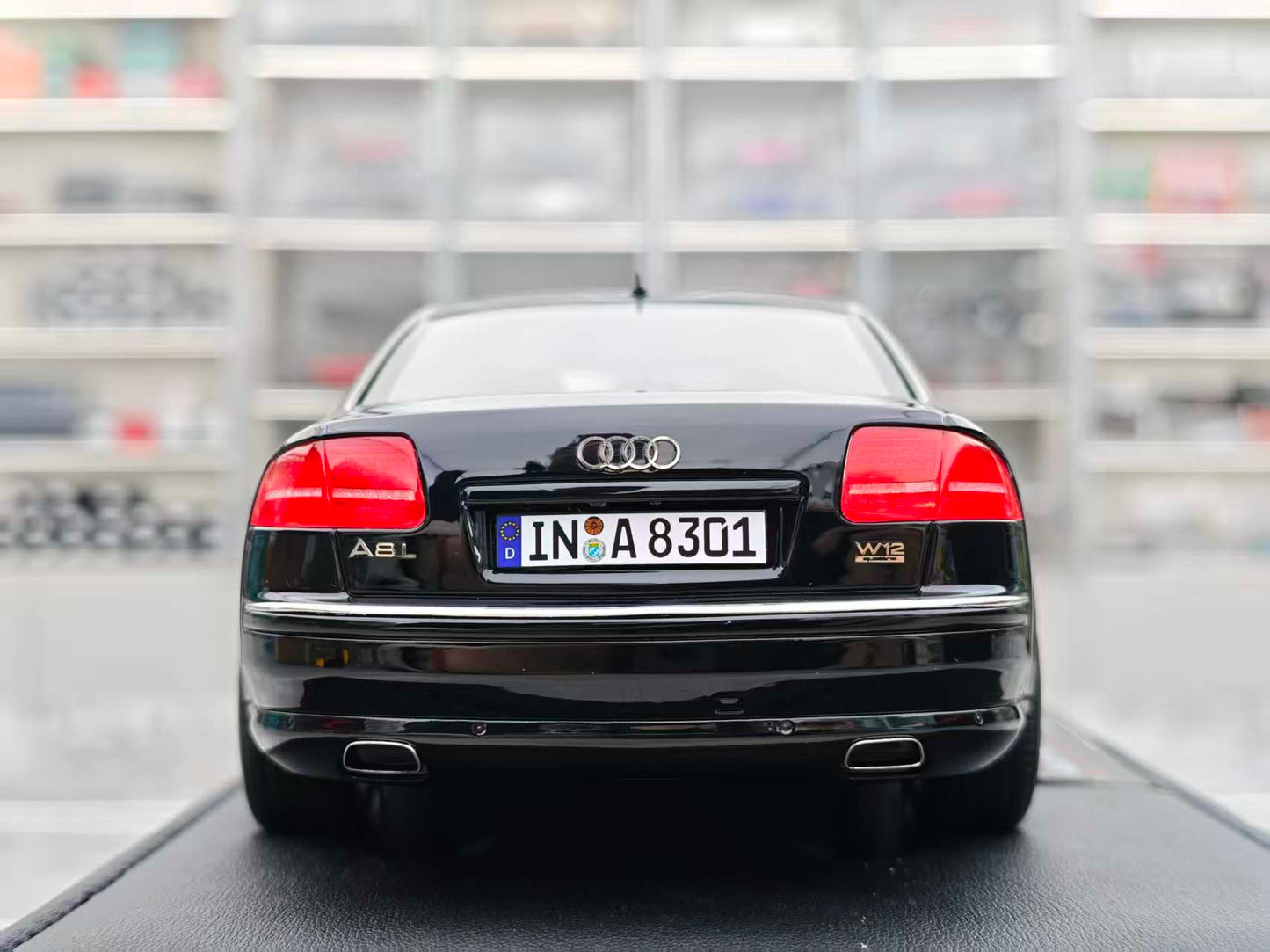 MOTORHELIX  1/18 Audi A8 W12 Glossy Black MH334