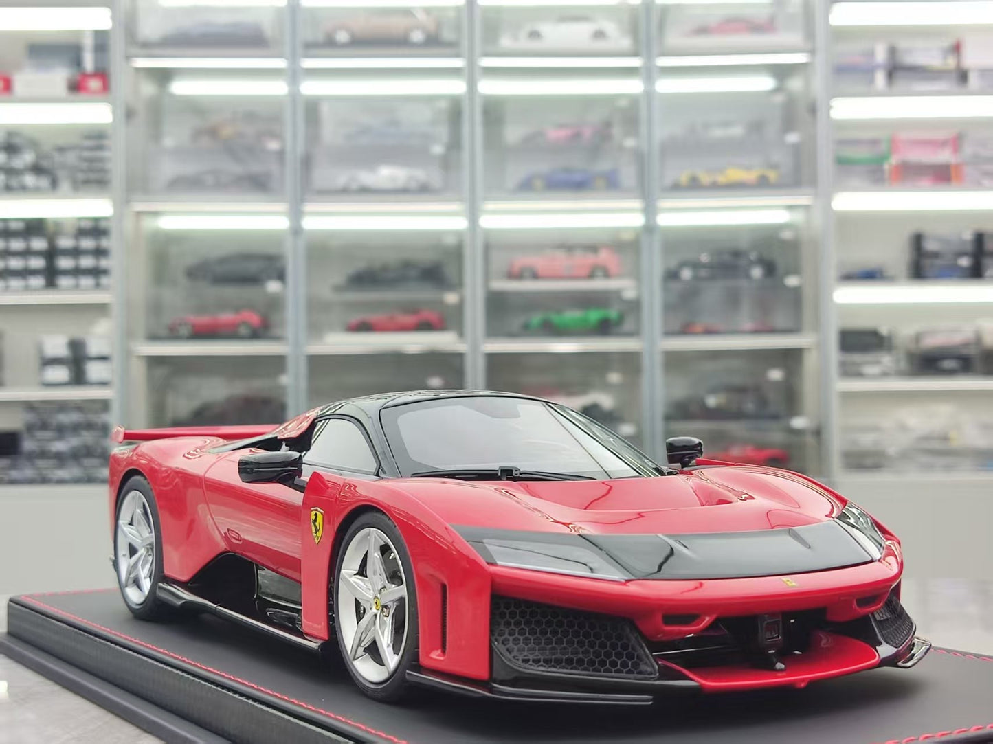 BBR 1/18 Ferrari F80 (New "King of the Road") - Leather Base, Standard Red/Silver Wheels (P18253A)