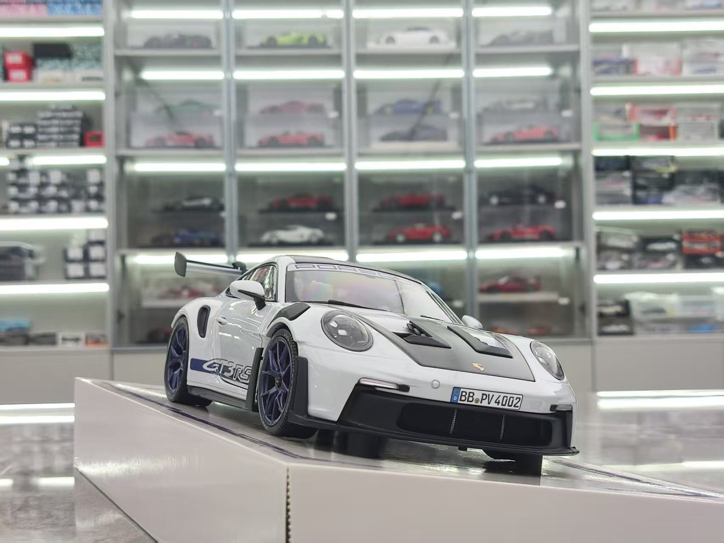MINICHAMPS 1/18 Porsche 911 GT3 RS Alloy Car Model 113062035