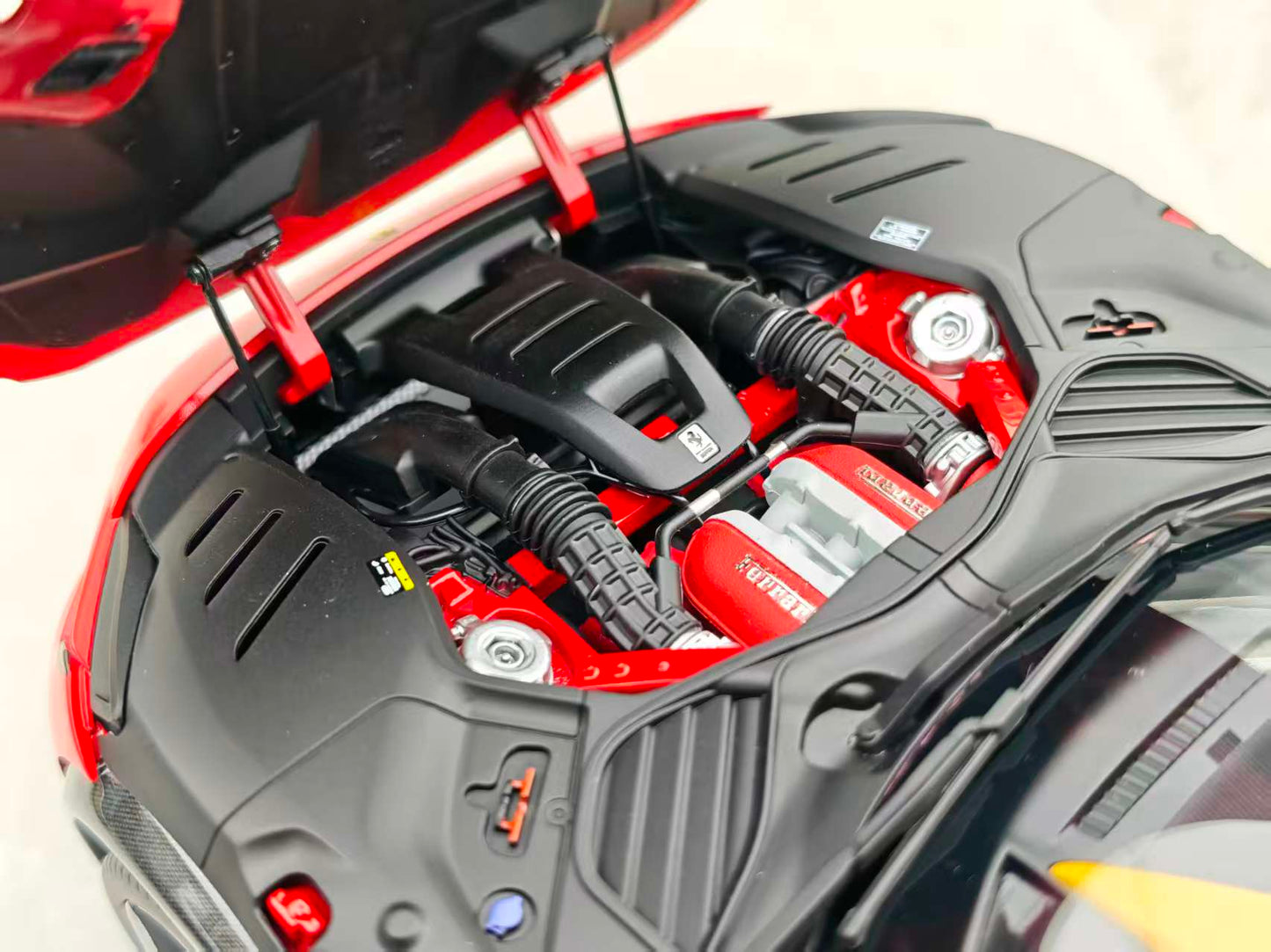 BBR 1/18 Ferrari Purosangue with Panoramic Sunroof, Standard Red (HE180053B)