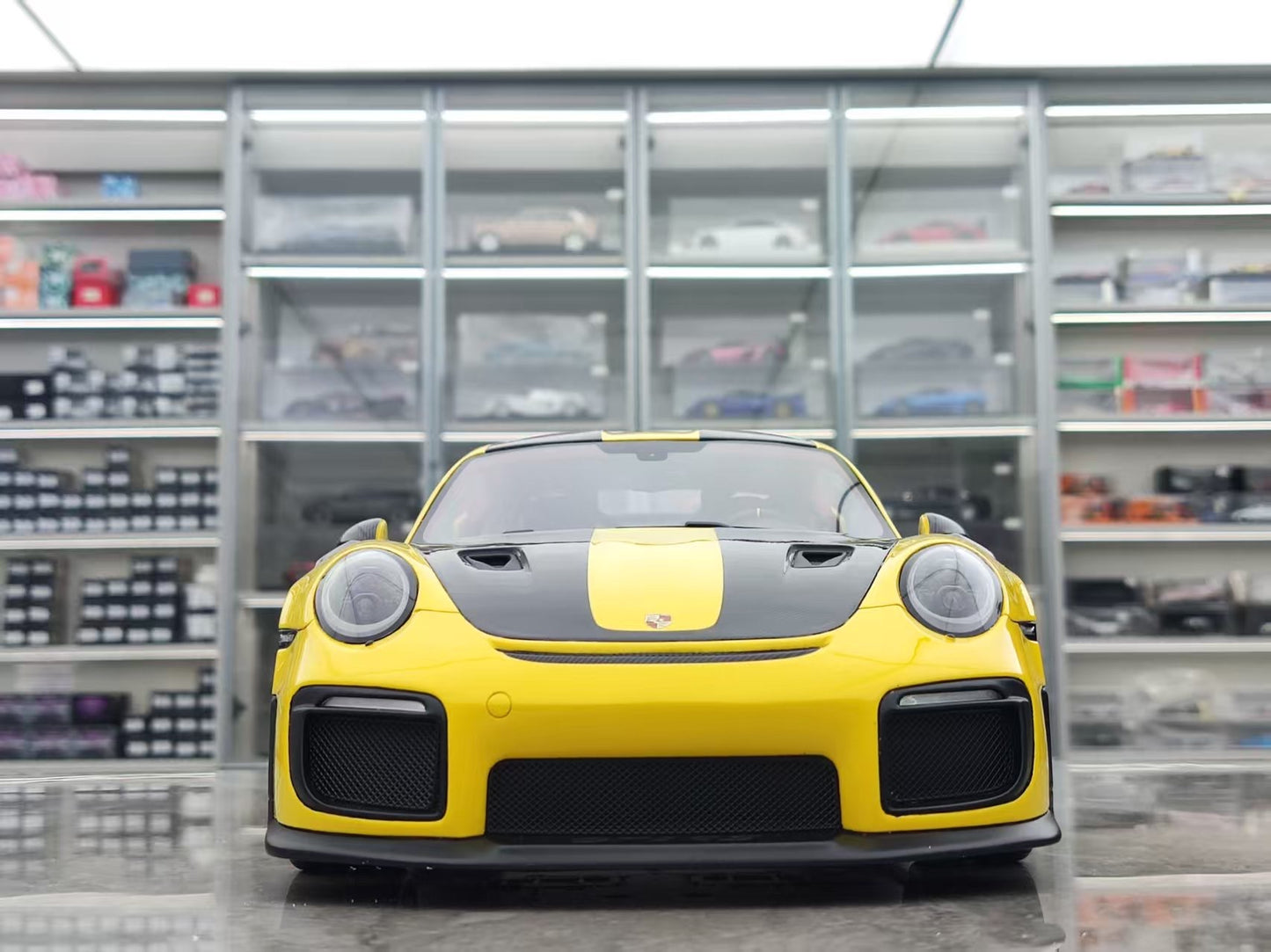 GT Spirit 1/12 Porsche 911 [991.2] GT2 RS WP Yellow GT535