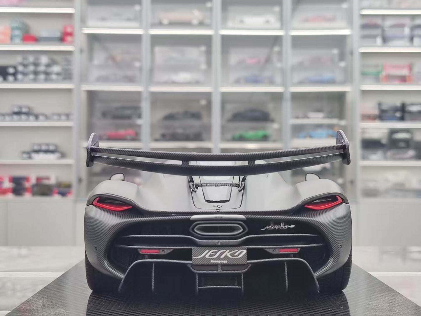 FRONTIART 1/18 Koenigsegg Jekso 7327 Full Carbon FA188