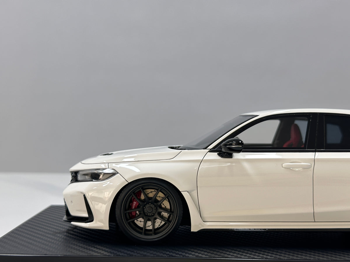 Ignition Model 1/18 Honda Civic Type-R J's Racing (FL5) White IG3935