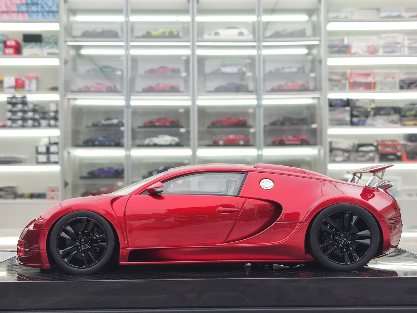 UU 1/18 Bugatti Veyron Electroplated Red Resin Car Model JS-UU003