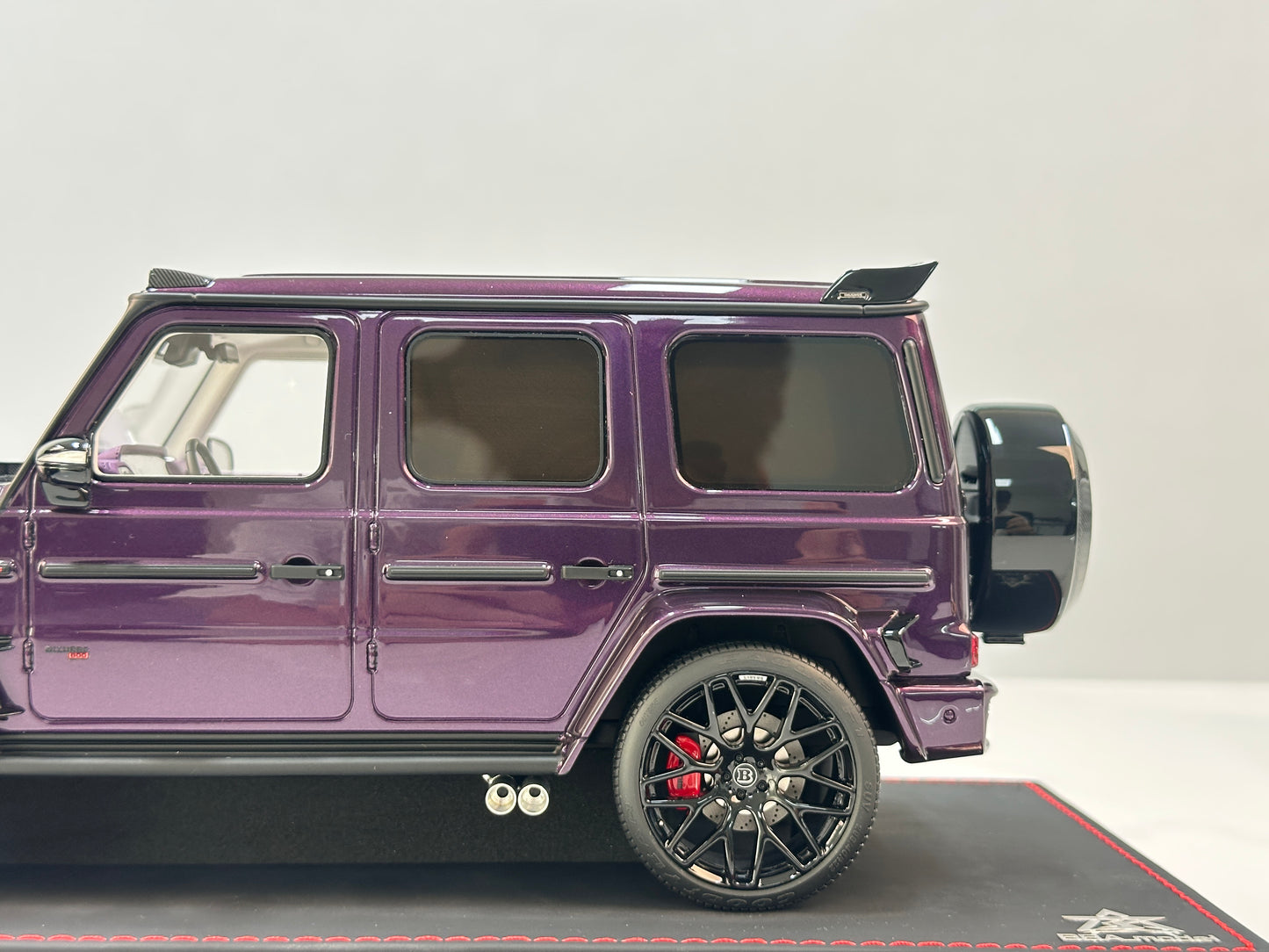 BBA MODEL 1/18 Brabus G800 Metallic Purple BBA081