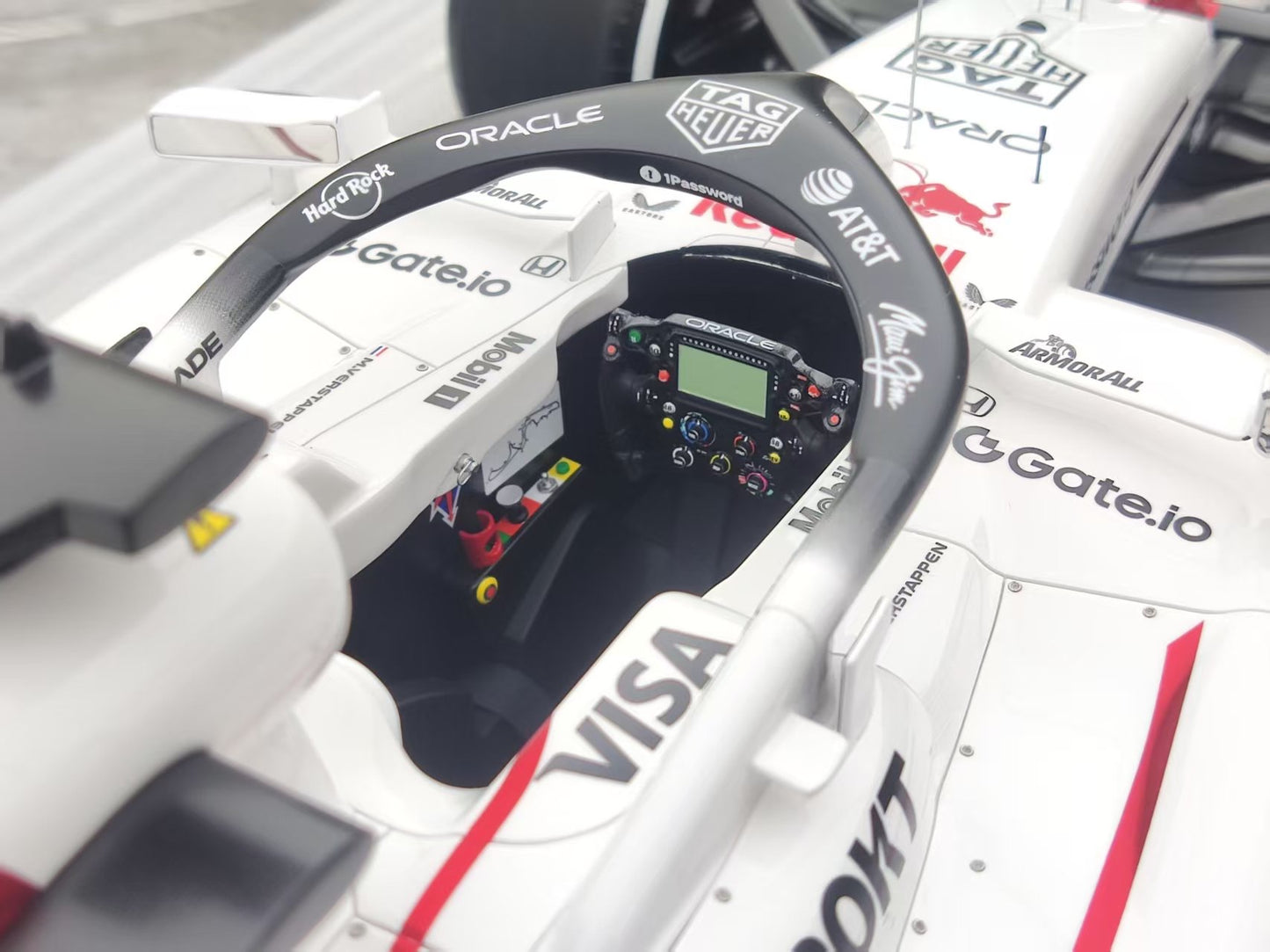 Spark 1/8 Red Bull Racing RB21 No.1 Oracle Red Bull Racing Winner Japanese GP
2025 Max Verstappen 08SP295