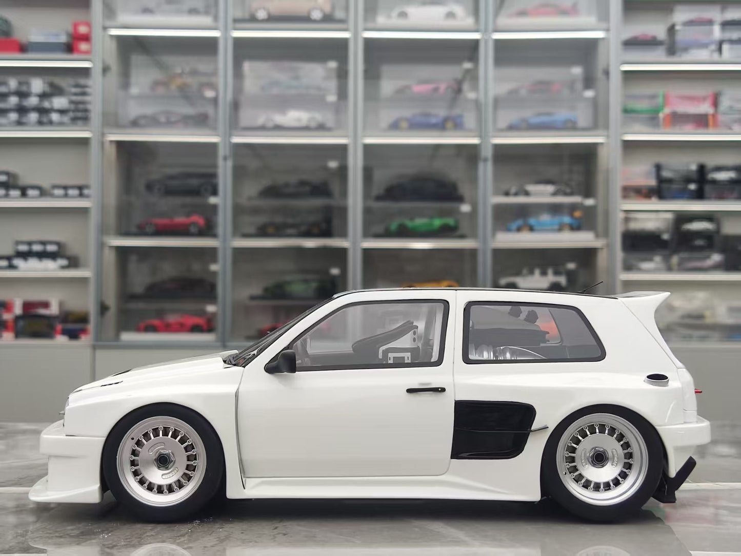 OTTO 1/18 Volkswagen Golf III Kyzyl Saleem White OT1110