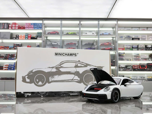 MINICHAMPS 1:18 Porsche 911 Dakar – Gris Metalizado 110062074
