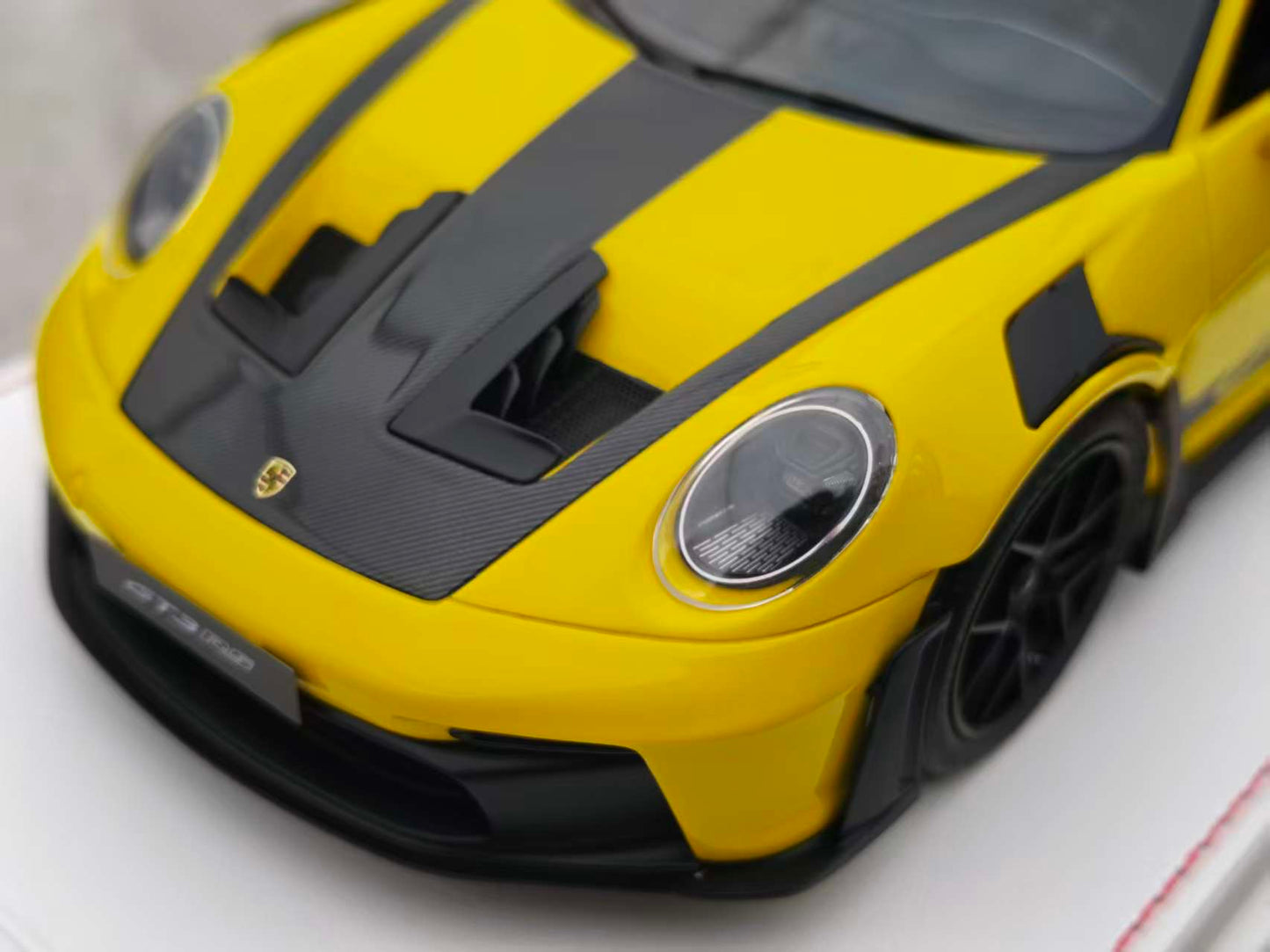 GH MODEL 1/18 Porsche 992 GT3RS Yellow GH011