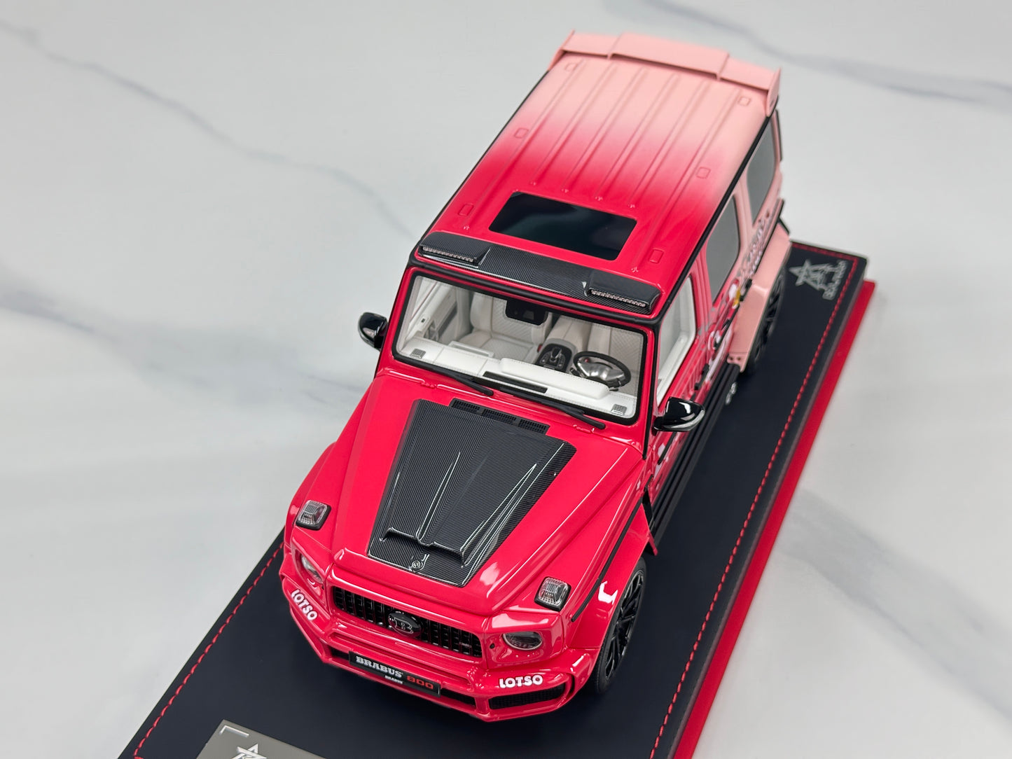 BBA Model 1/18 Brabus G800 "Lotso" (Strawberry Bear) BBA083