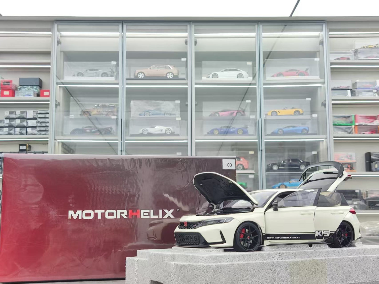 MOTORHELIX 1/18 Honda Civic Type R (FL5) HKS Livery Champion White MH350