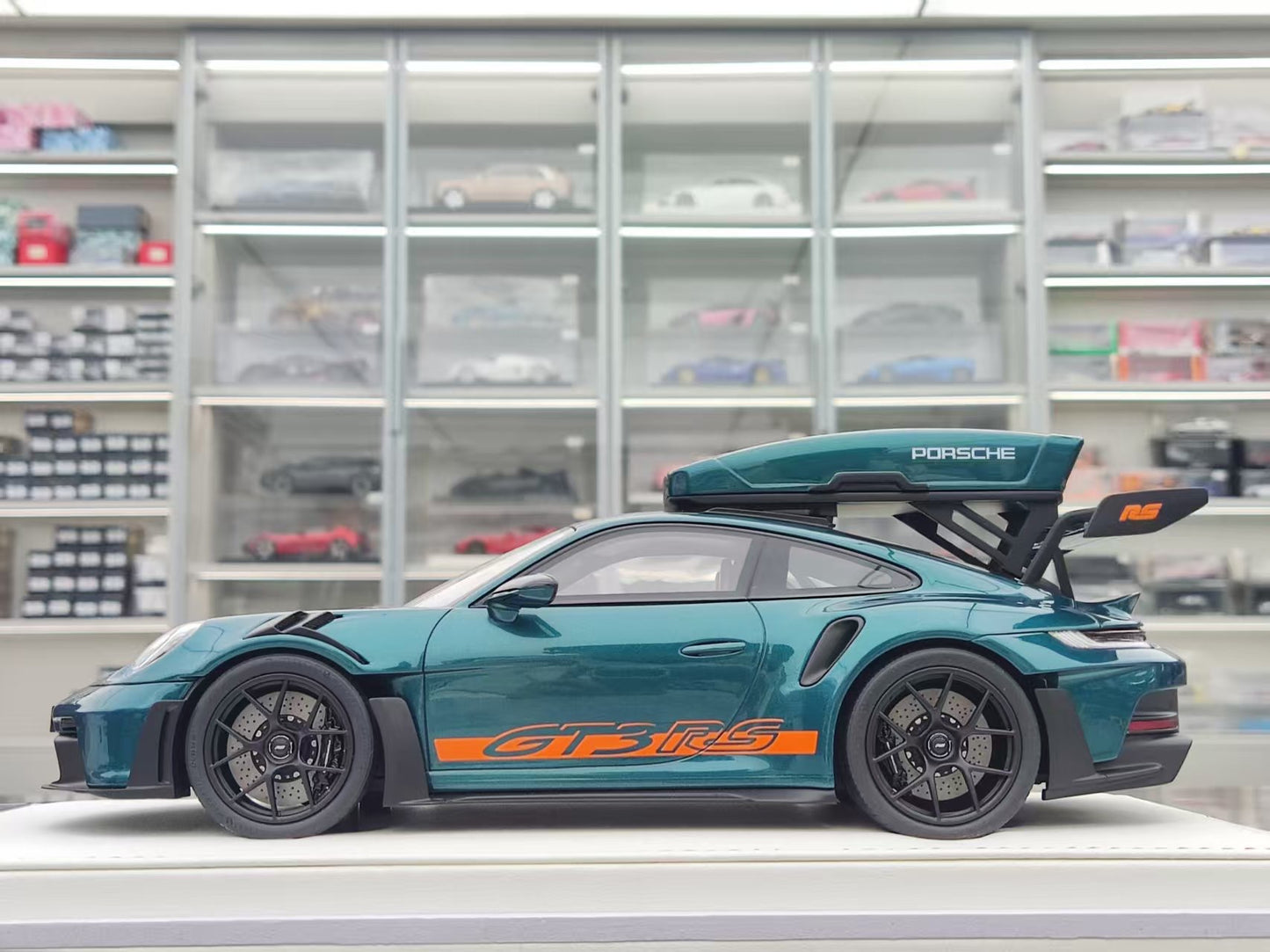 IVY 1/18 Porsche 992 GT3 RS PTS Green/Orange Decals IM1837POB