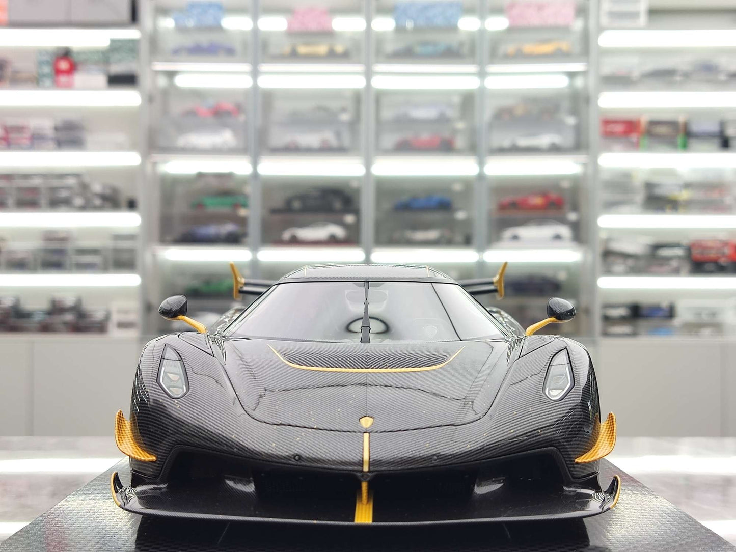FRONTIART 1/18 Koenigsegg Jesko Carbon Gold FA149