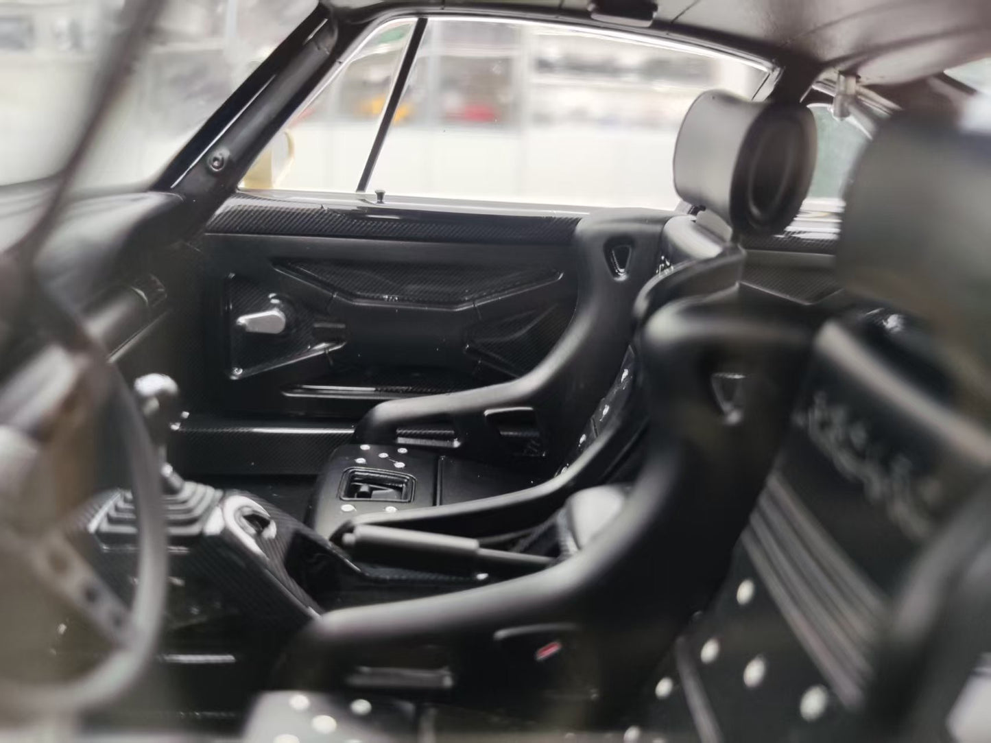 IVY 1/12 Porsche Singer DLS, Cream White SM-IVY002