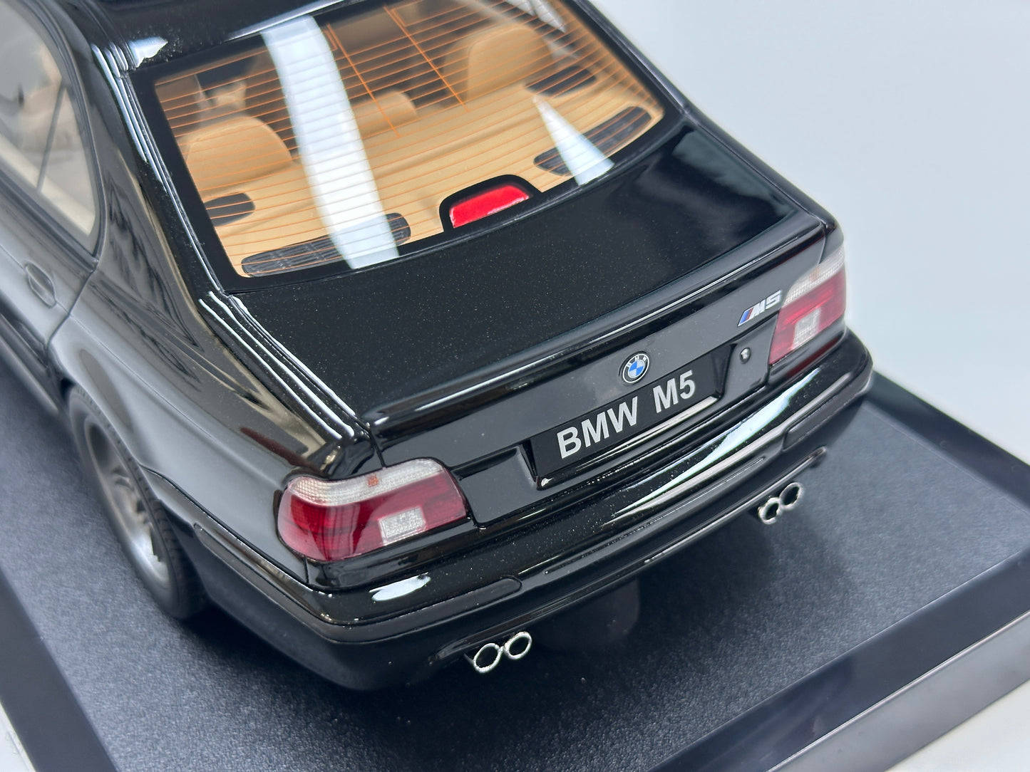 OTTO 1/18 BMW E39 M5 – Avus Blue Metallic (OT1338)