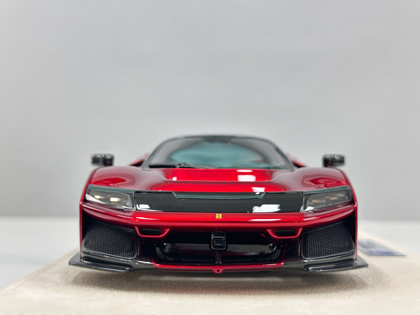 HERMES COLLECTION 1/18 Ferrari F80 – Metallic Red (HC019)