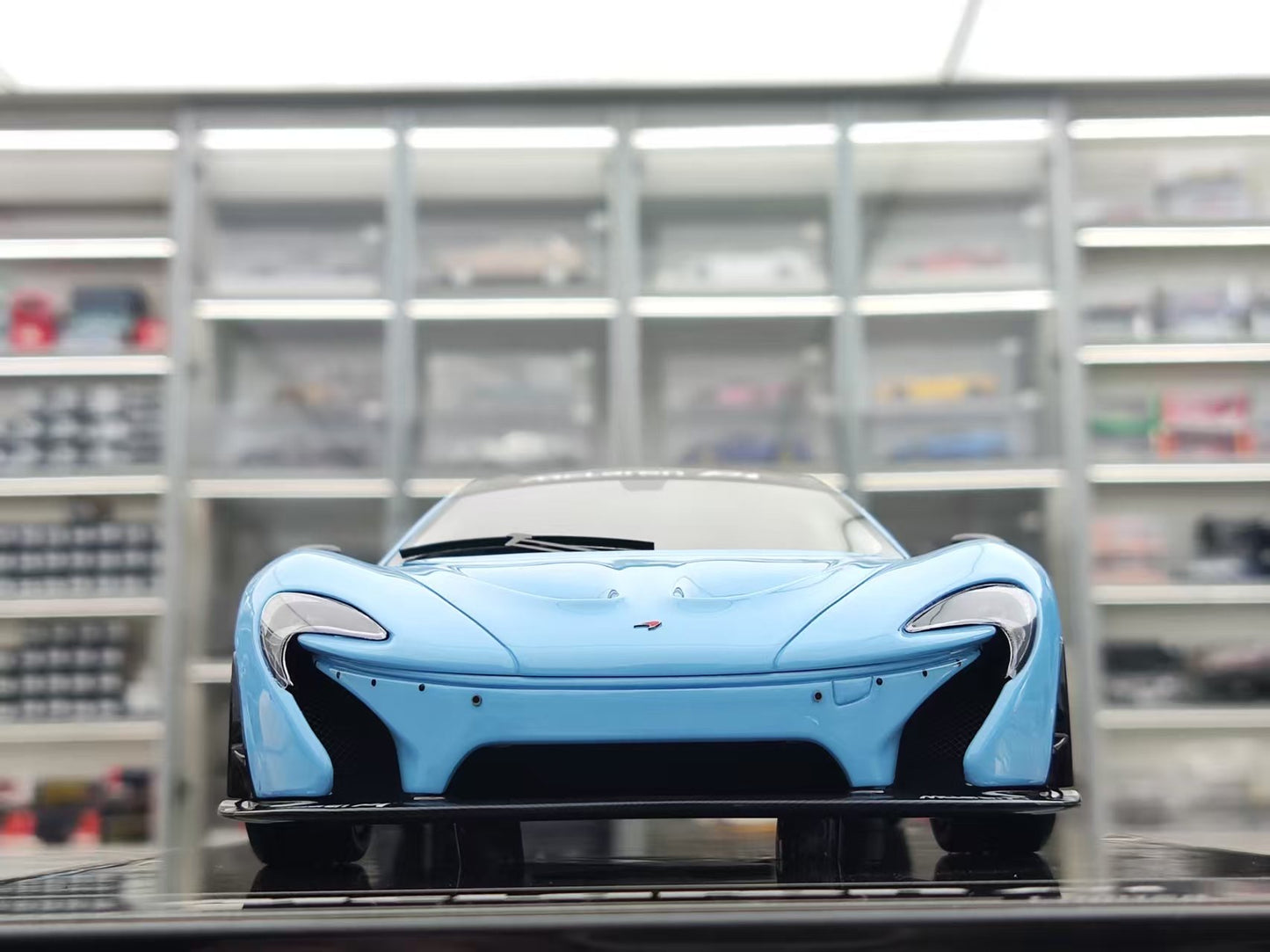 DINOMODEL 1/18 McLaren P1 Carbon Base GULE BLUE DMP006