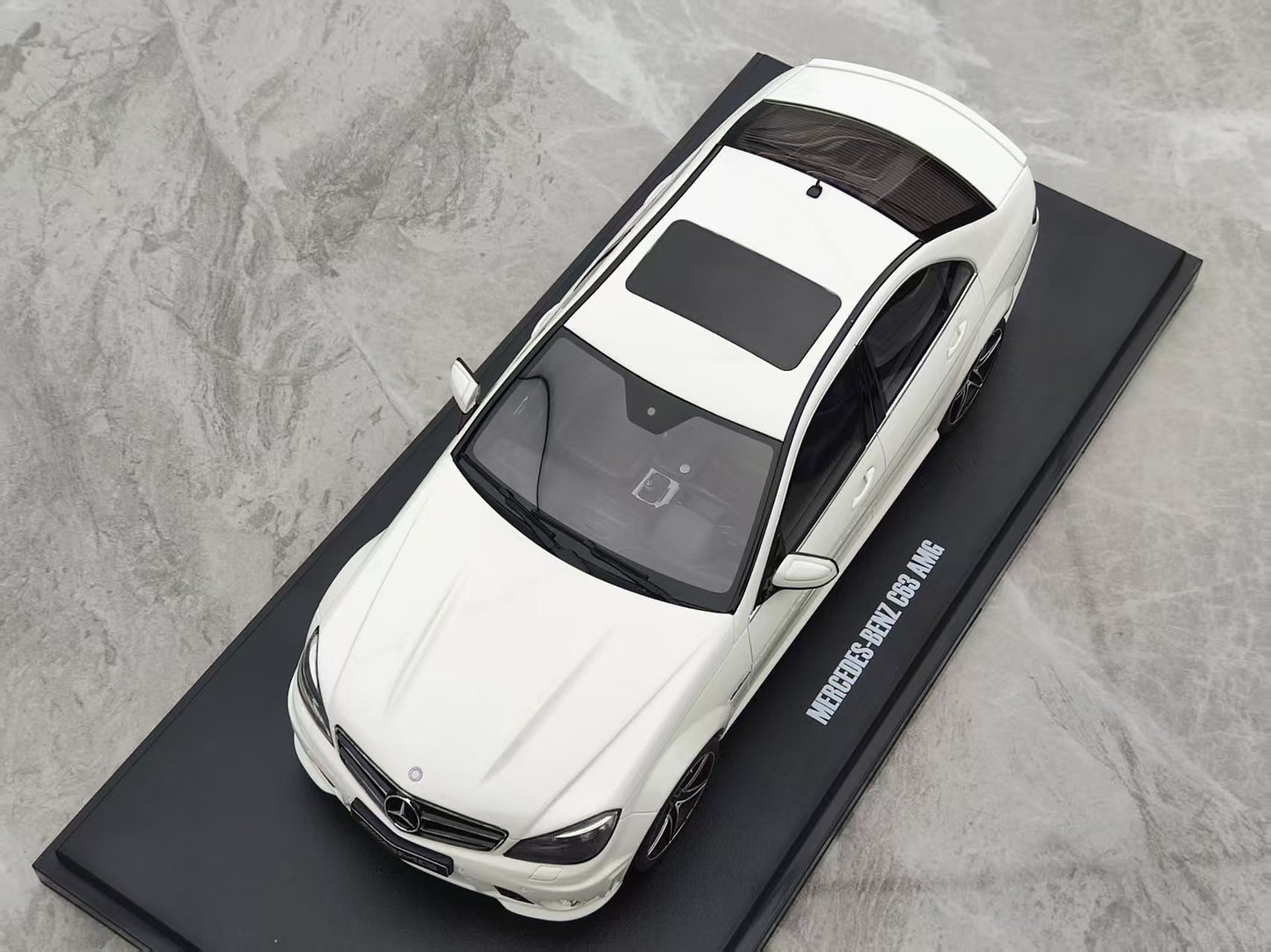 GT Spirit 1/18 Mercedes-Benz C63 AMG Diamond White GT928