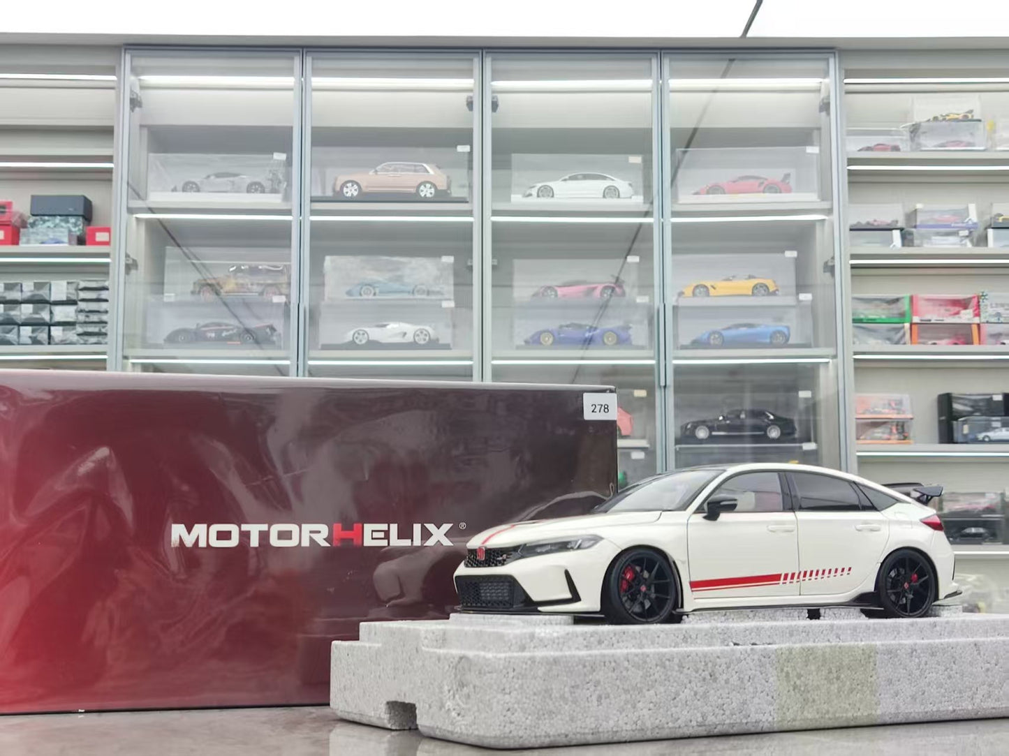 MOTORHELIX 1/18 Honda Civic Type R (FL5) Ultimate Edition, White MH349