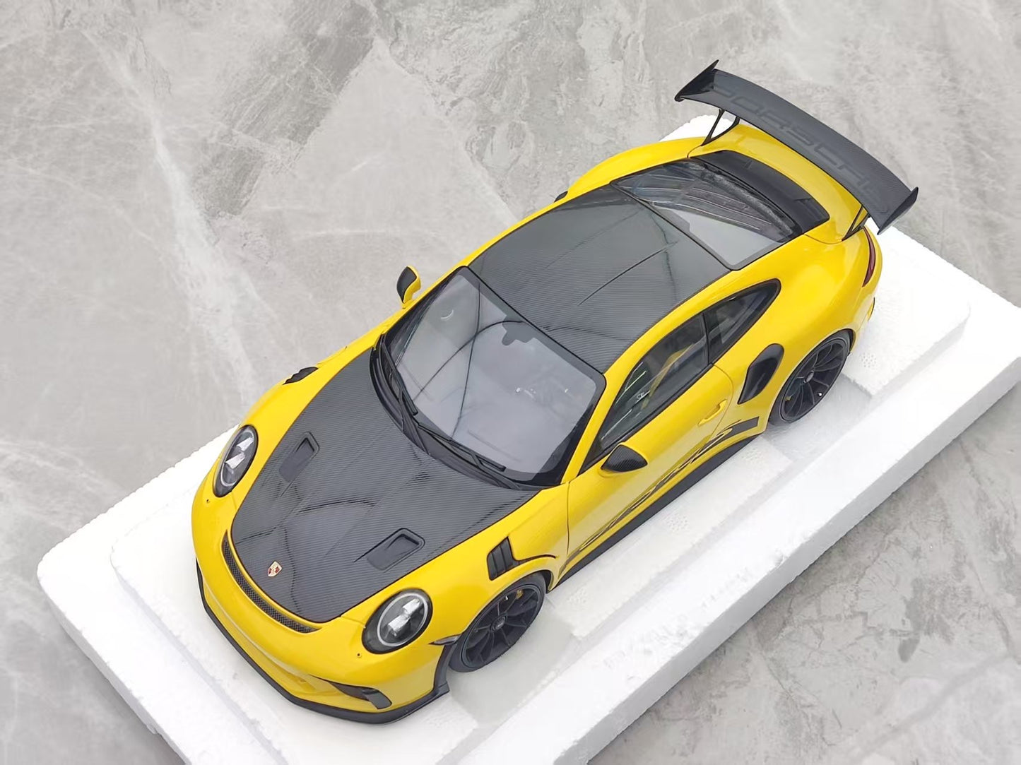AUTO Art 1/18 Porsche 911 (991.2) GT3 RS Yellow 78178