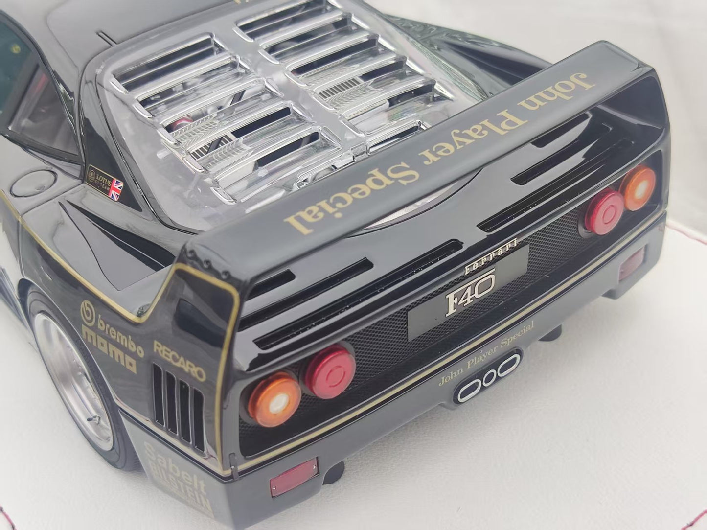 GL 1/18 Ferrari F40 Black JS-GL017