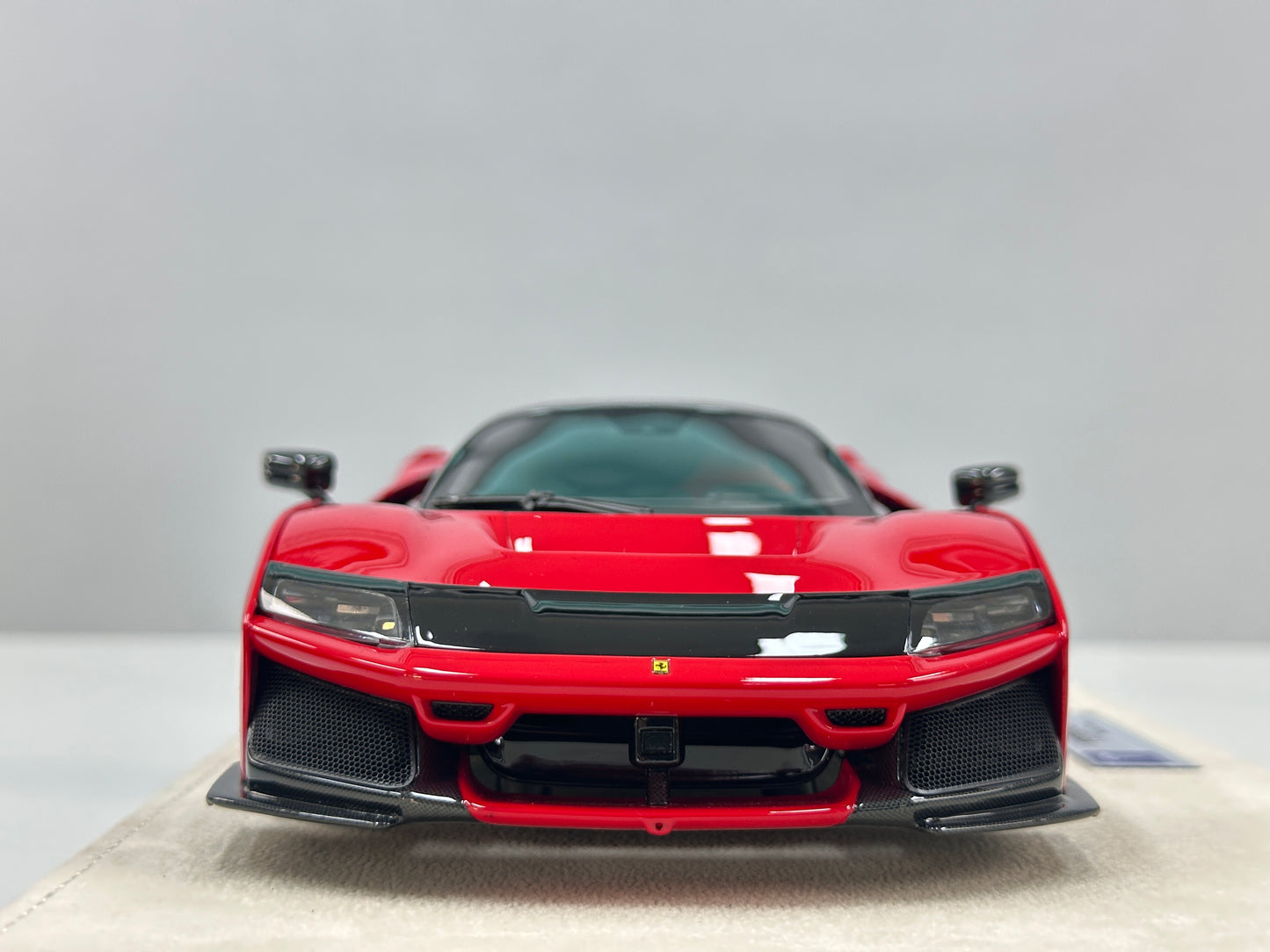 HERMES COLLECTION 1/18 Ferrari F80 (Red) HC017