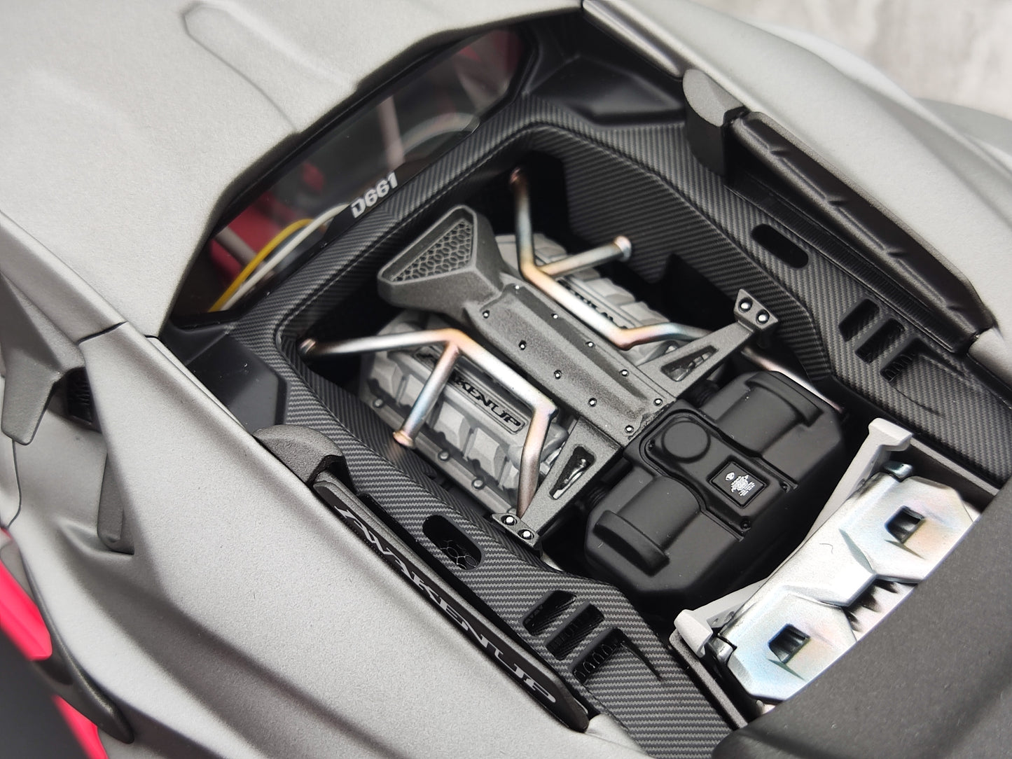 Dreamwalkers 1/18 Lamborghini Awakenup-D661 Mata Arĝenta Tegaĵo Simulada Modelaŭto A-D661-ST02