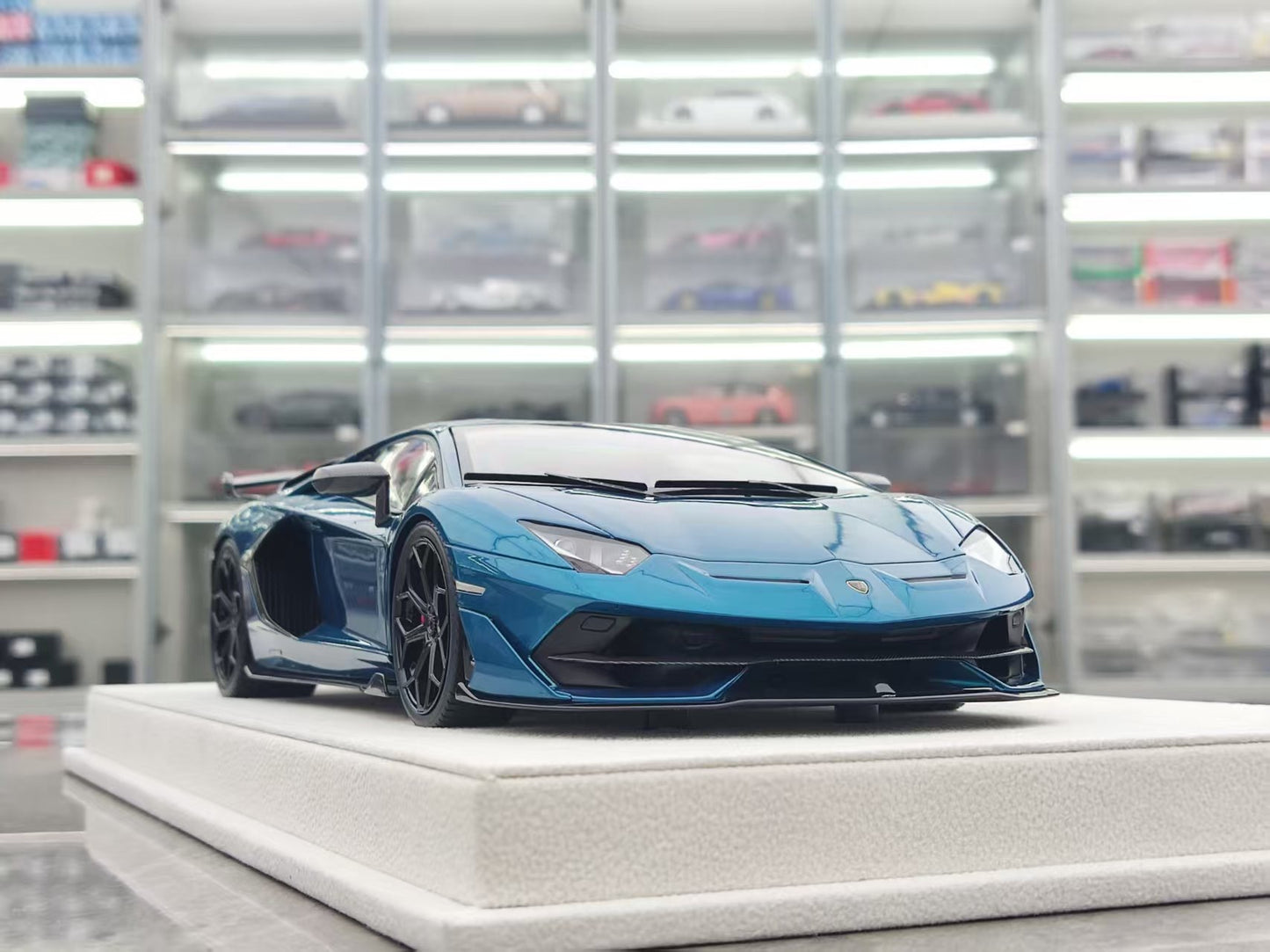 MAKEUP 1/18 Lamborghini Aventador SVJ Sky Blue EML025H