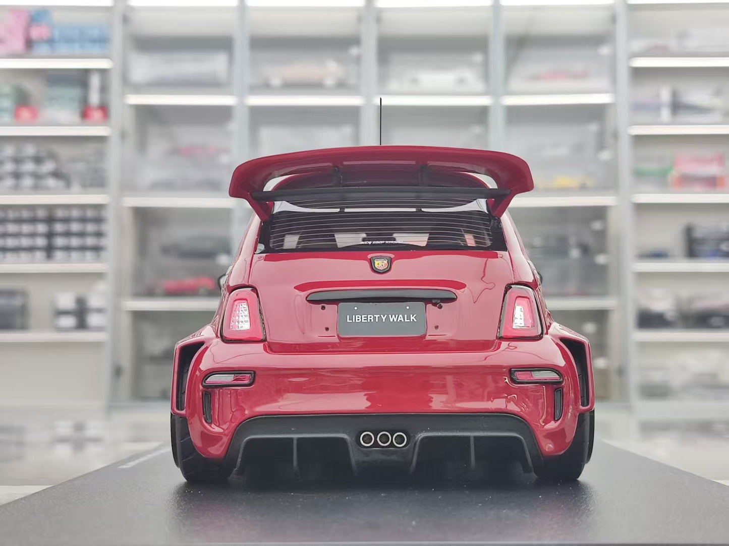 Topspeed 1/18 Abarth LB-WORKS 595, Red (TS0613)