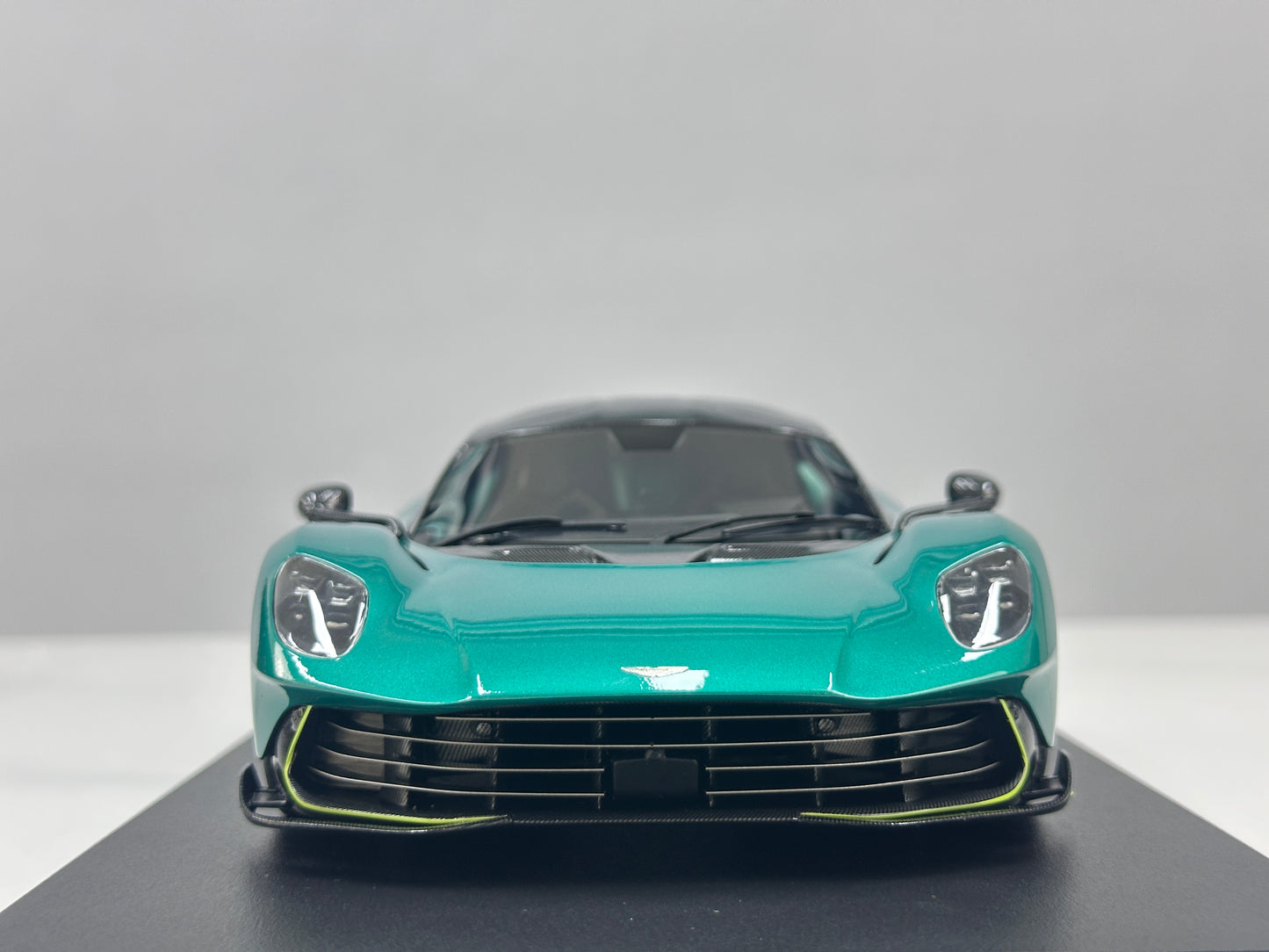 TopSpeed 1/18 Aston Martin Valhalla Podium Green TS0710