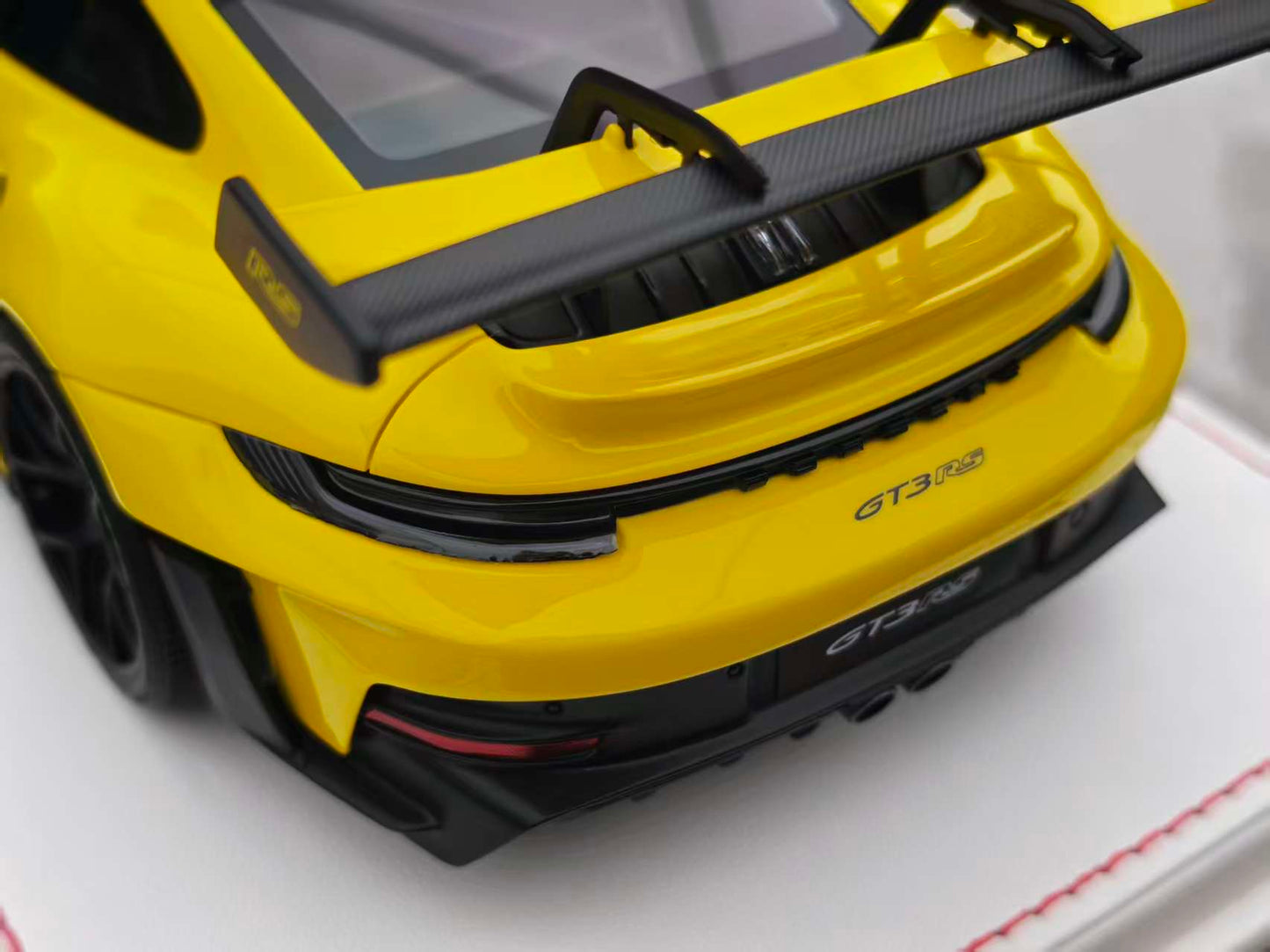 GH MODEL 1/18 Porsche 992 GT3RS Yellow GH011