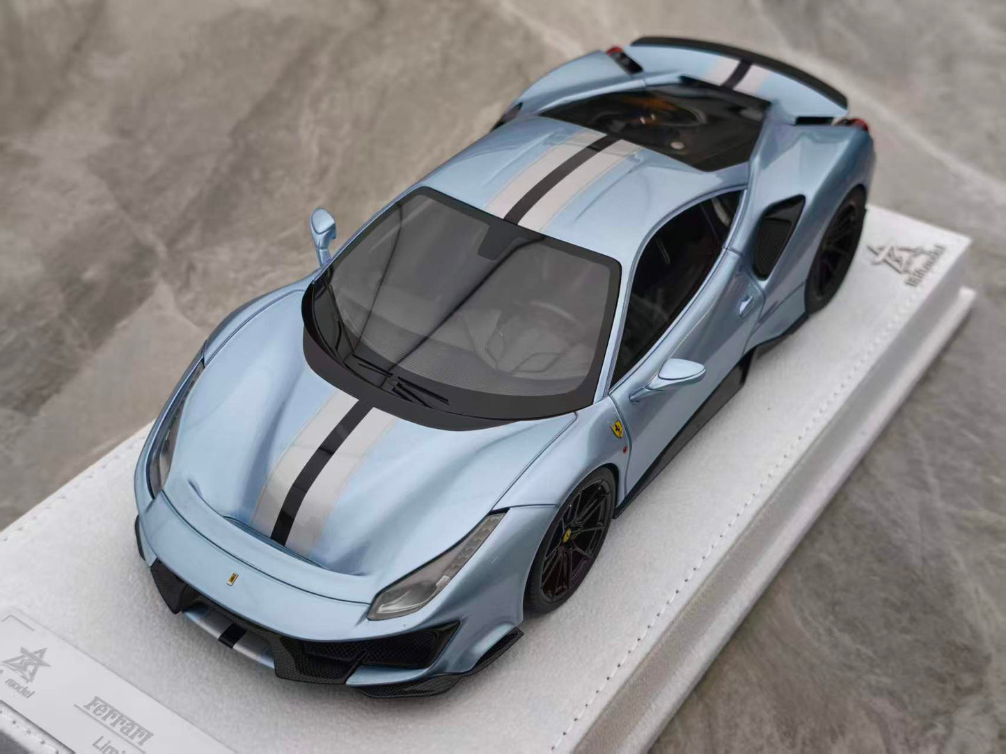 BBA MDOEL 1/18 Ferrari 488PISTA Ice Blue BBA054