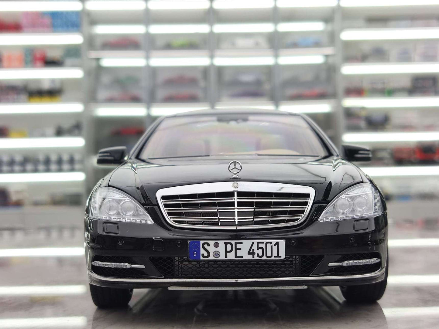 MOTORHELIX 1/18 Mercedes-Benz S-Class S600L (W221) Obsidian Black MH289