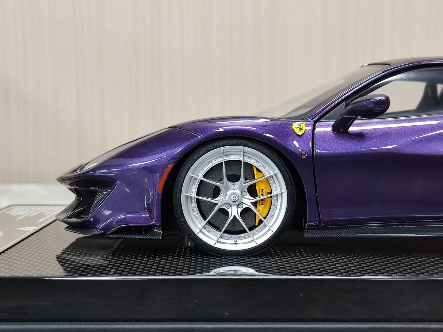 DM Pro 1/18 Ferrari 488 Pista – Purple (Black Base Version B) DGP002B