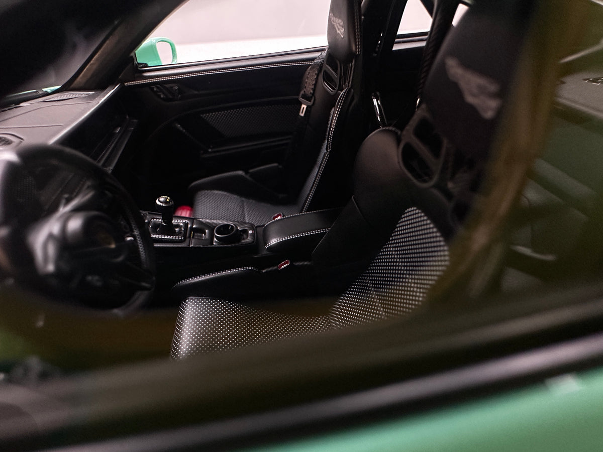 HH Model 1/18 Porsche 992 GT3 RS Tiffany HH725