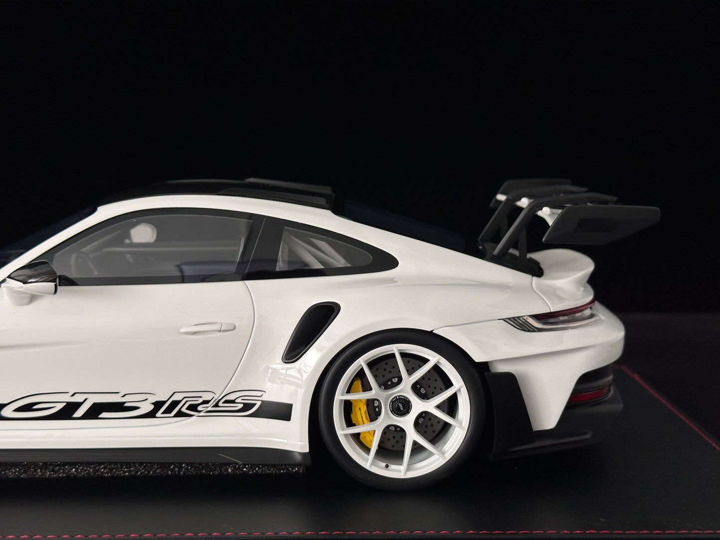 IVY 1/12 Porsche 992 GT3 RS White with White Wheels IVY242