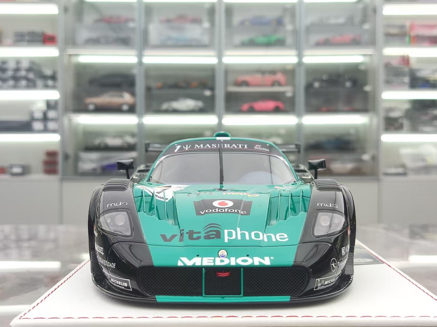 GL 1/18 Maserati MC12 Track Edition Black & Green Model Car JS-GL020