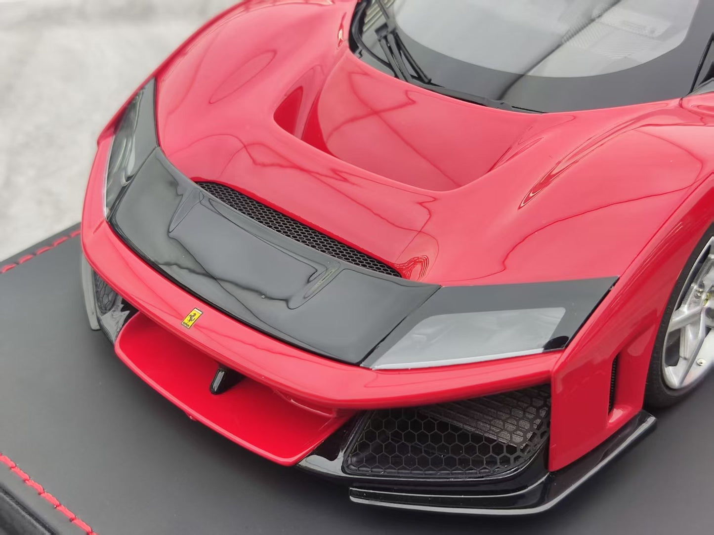 BBR 1/18 Ferrari F80 (New "King of the Road") - Leather Base, Standard Red/Silver Wheels (P18253A)