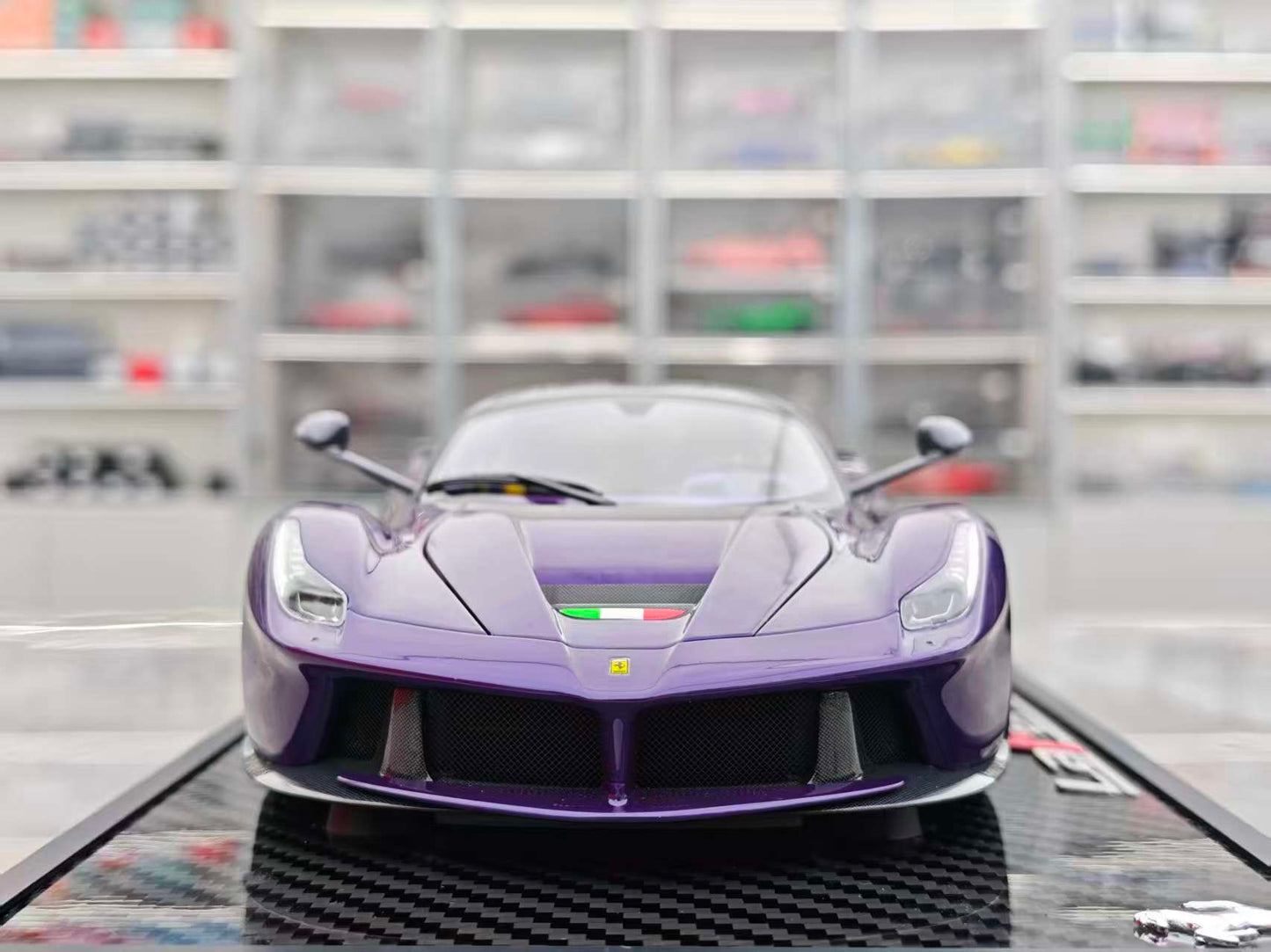 BBR 1/18 Ferrari LaFerrari, fully opening diecast model, carbon fiber base custom edition, Dubai Purple (BB8182237DDJ)