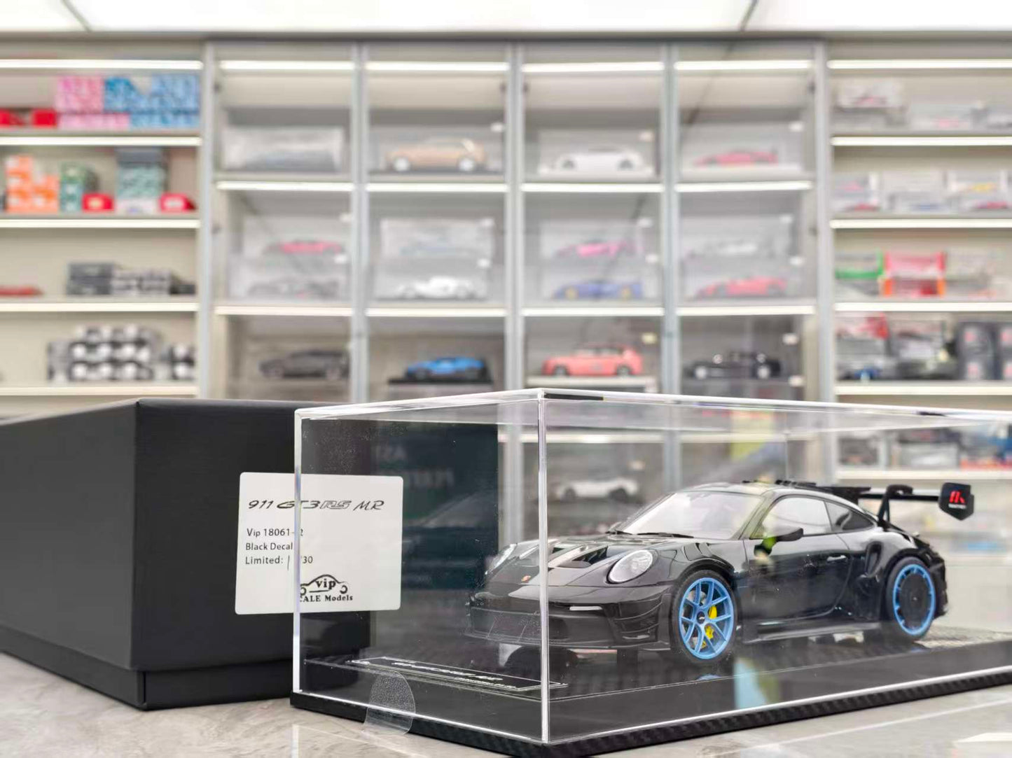 VIP 1/18 Porsche 911 GT3 RS-Manthey Racing Gloss Black VIP187