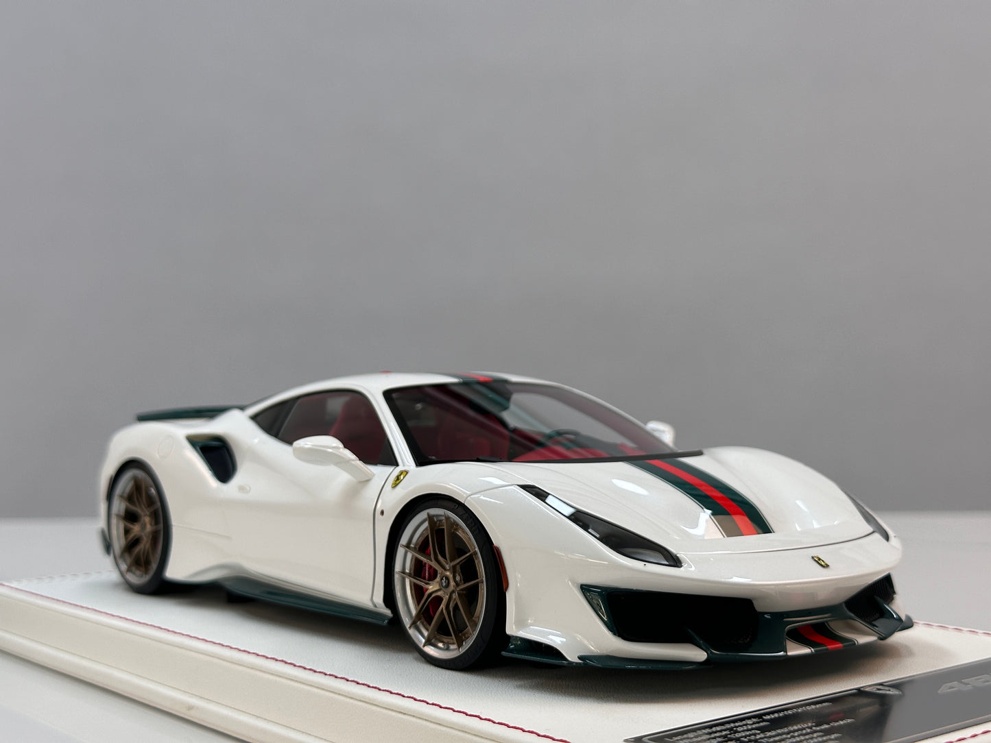 DM Pro 1:18 Ferrari 488P (White Base) — Style D: GUCCI Edition — Fully Opening Resin Model (DGP004A)