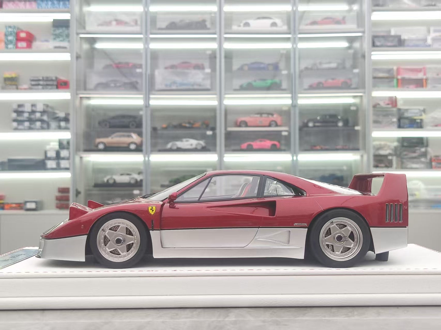GL 1/18 Ferrari F40 Red Carbon Fiber Model Car JS-GL015