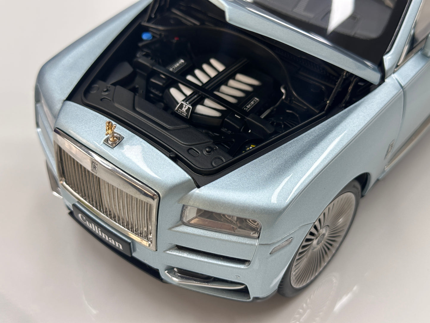 ZP 1/18 Rolls-Royce Cullinan BB Fishing Edition Metallic Blue ZP113