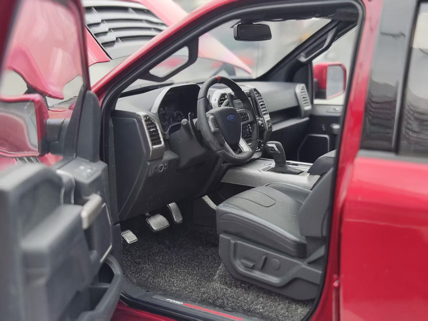 AUTO Art 1/18 Ford F-150 RAPTOR SUPERCREW 2019 Red 72948