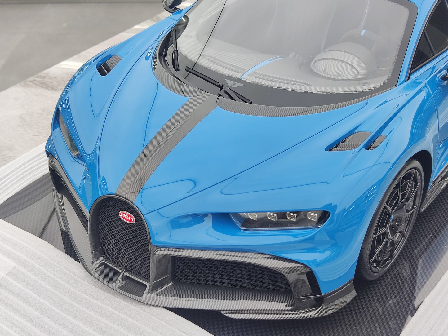 MR 1/8 Bugatti Chiron Pur Sport Dynamic Blue Simulated Car Model MR194