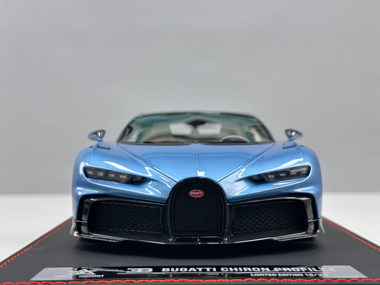 BBA MODEL 1/18 Bugatti Chiron Profilée – Ice Blue (BBA071)